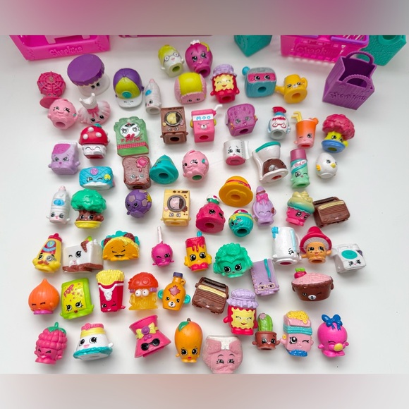 70+pcs Shopkins Play-set - Picture 3 of 12